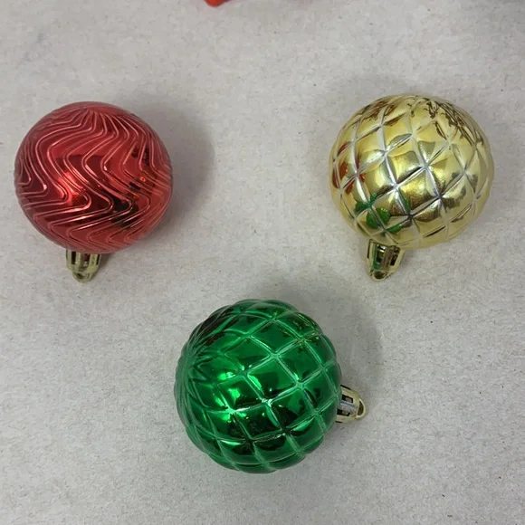 5 pc VINTAGE Christmas tree ornaments: Santa, rocking horse, and 3 round balls - Picture 5 of 17